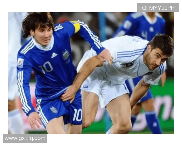 足球八大球星精彩瞬间集锦 揭秘绿茵场上的传奇表现与巅峰对决